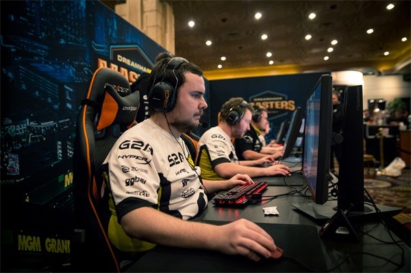 巨大貢獻不 巨大貢獻不