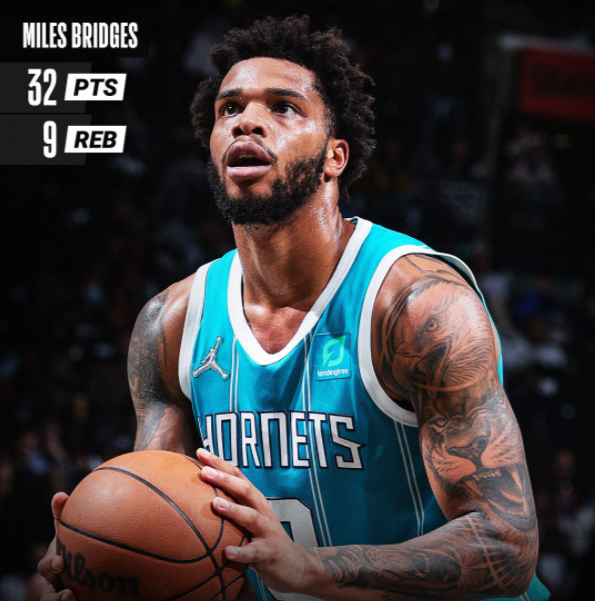 线条拉长纵 线条拉长纵